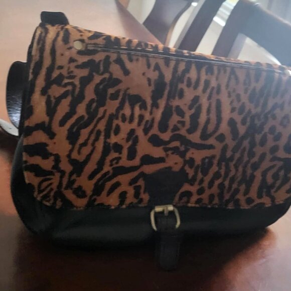 Patricia Nash London Saddle Bag Women's Black Leather Exotic Cat - Picture 2 of 2